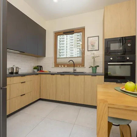 Starowiejska With Parking Near Arena Stadium By Renters *